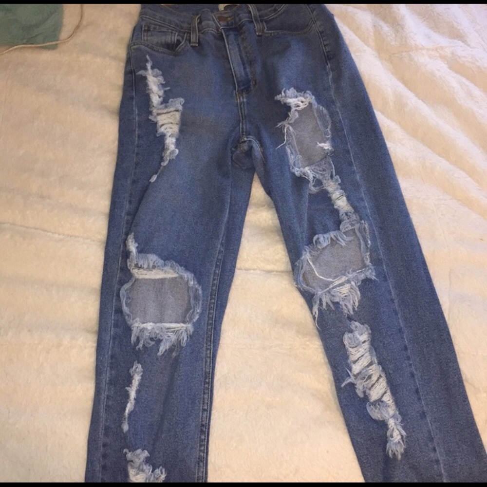 Alexa Mom Jeans Laura’s Boutique